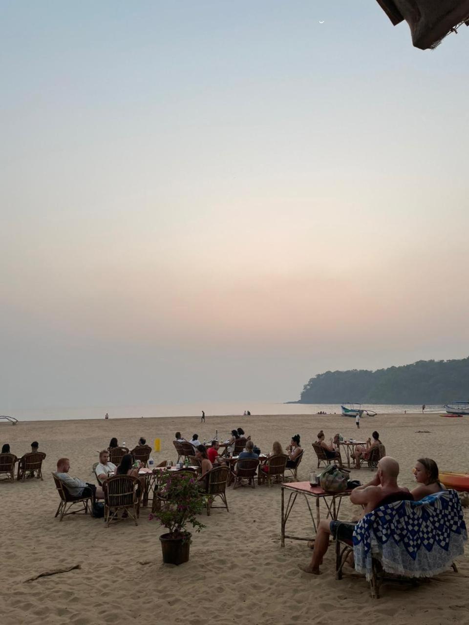 DucknChill-Agonda Hotel Buitenkant foto