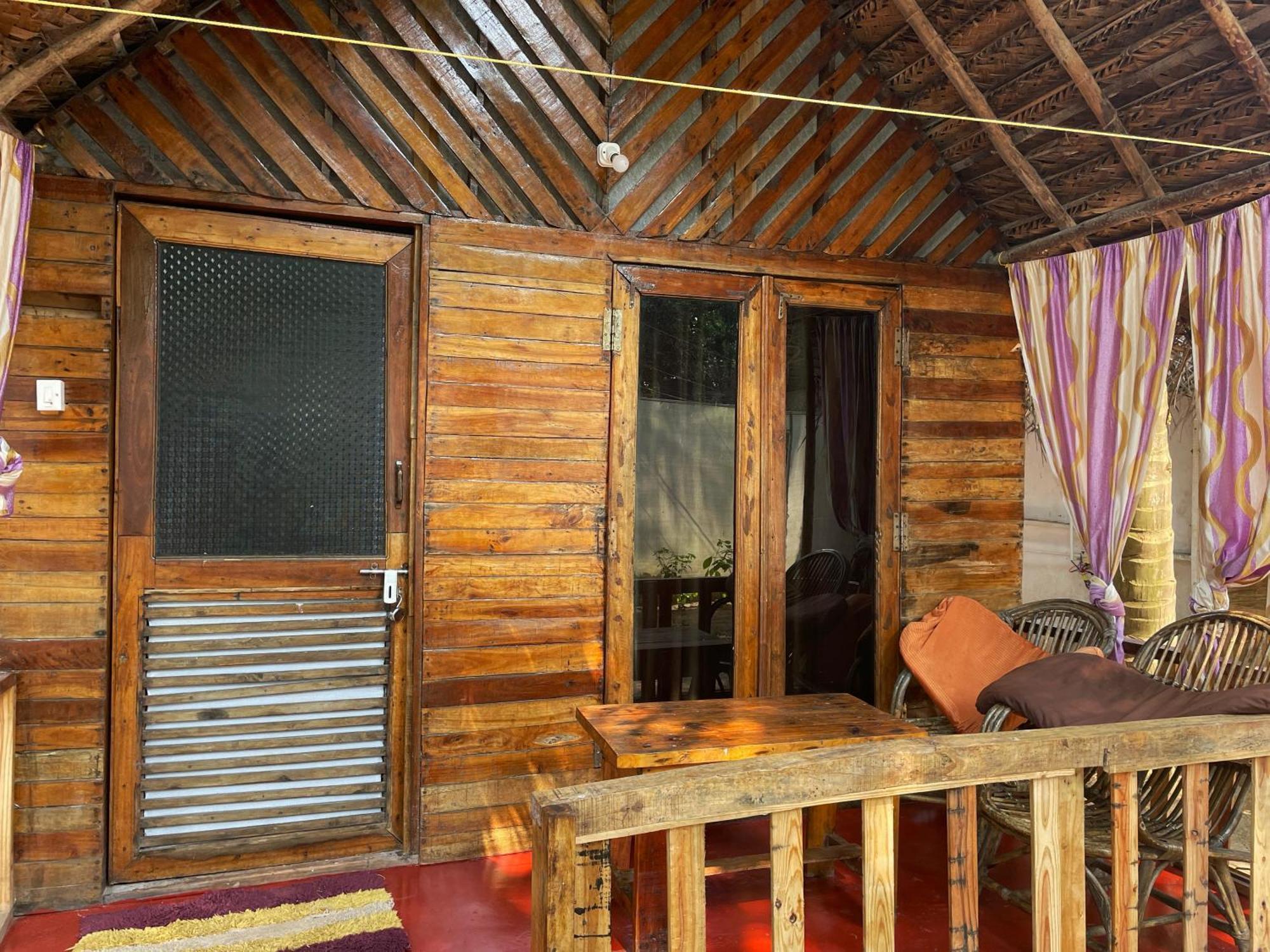 DucknChill-Agonda Hotel Buitenkant foto