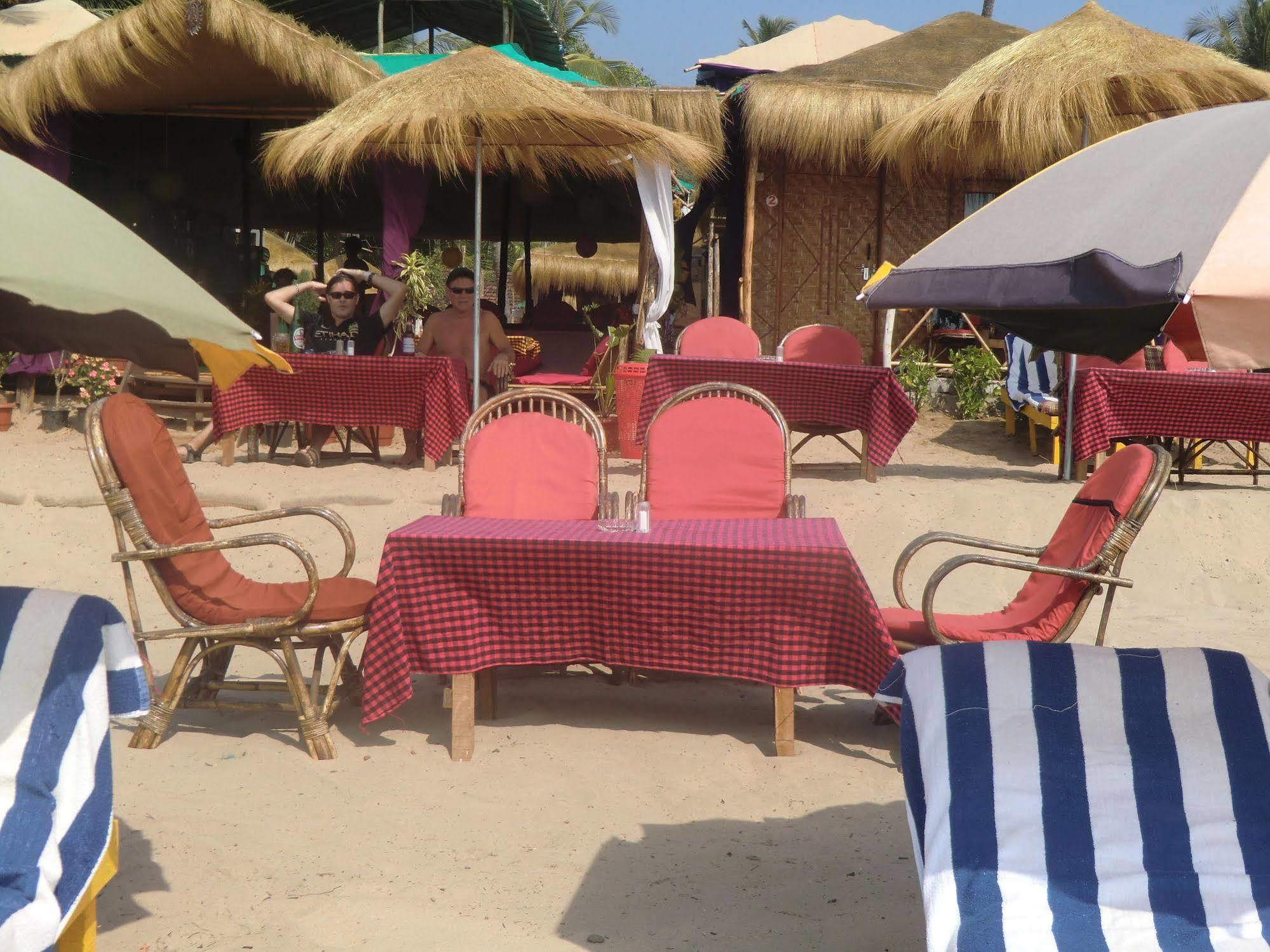 DucknChill-Agonda Hotel Buitenkant foto